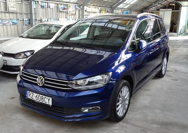 Volkswagen Touran cena 79800 przebieg: 68250, rok produkcji 2018 z Toruń małe 781